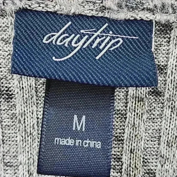 Daytrip Long Sweater Cardigan Women's Size M Snake Printed - Picture 6 of 7